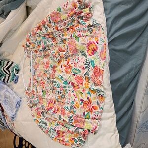 Old Navy size Large floral print shirt. Can wear off shoulder or not. Very cute